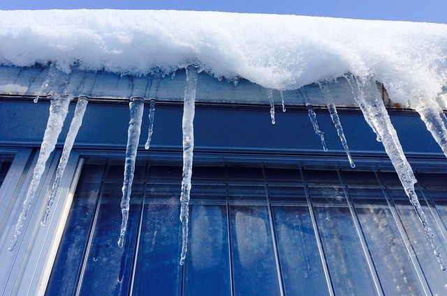 Получить компенсацию при падении снега с крыши в Бугуруслане